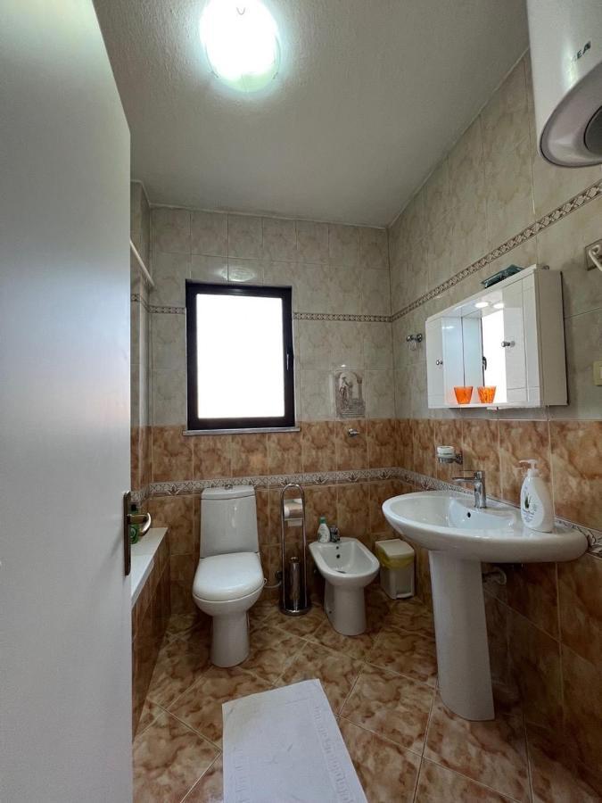 Spacious Family-Friendly Apartment In The Heart Of Bllok Tirana Zewnętrze zdjęcie